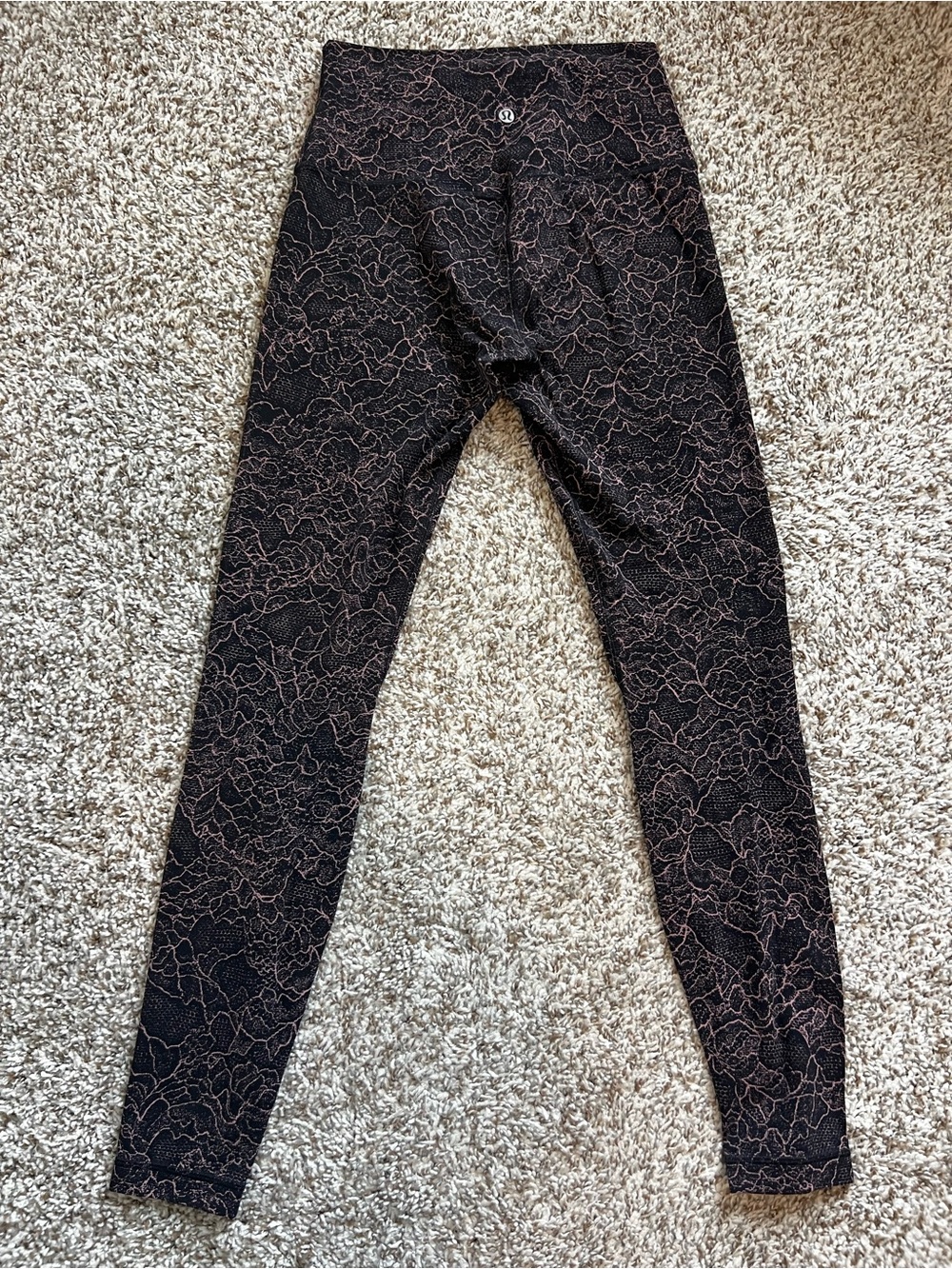 Lululemon Align Pant *Full Length 28"
Lacescape Spanish Rose Black Sz 6 - Picture 6 of 10